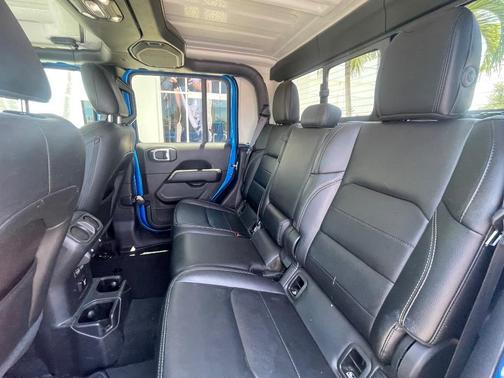 Blue 2022 Jeep Gladiator Overland