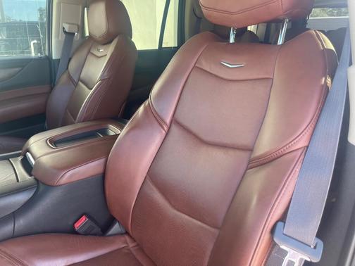 2015 Cadillac Escalade Luxury