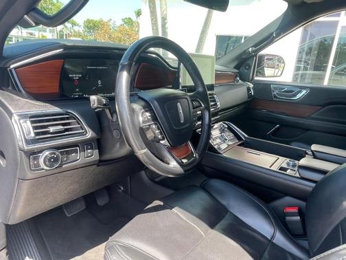 2020 Lincoln Navigator Standard