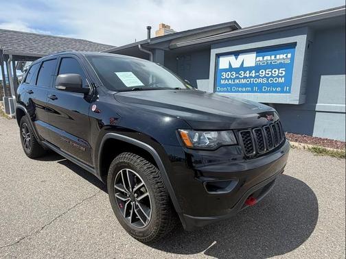 Diamond Black Crystal Pearlcoat 2019 Jeep Grand Cherokee Trailhawk