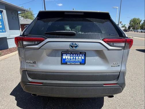 Silver Sky Metallic 2019 Toyota RAV4 Hybrid XLE