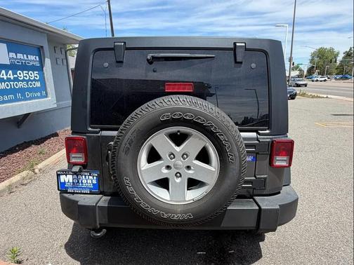 Granite Crystal Metallic Clearcoat 2017 Jeep Wrangler Unlimited Sport