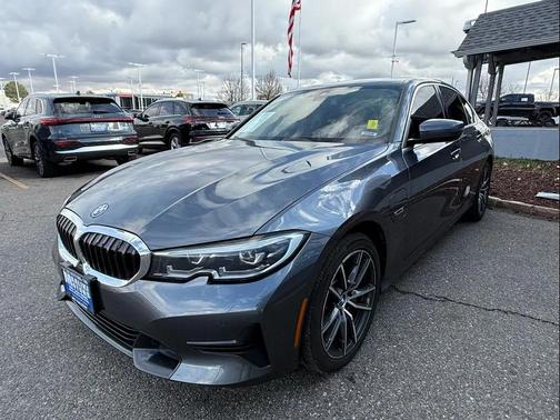 2022 BMW 330e xDrive
