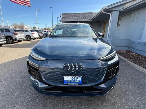 2025 Audi Q6 e-tron Premium Plus quattro