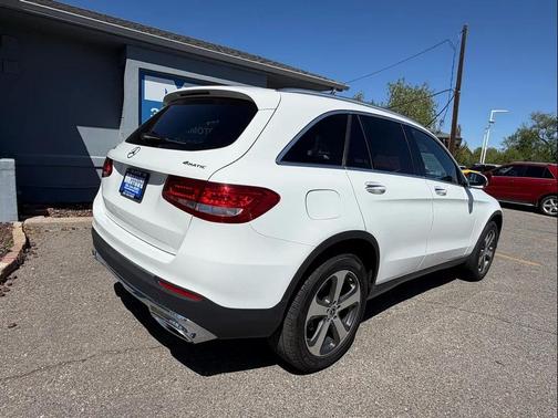 White 2018 Mercedes-Benz GLC 300 4MATIC