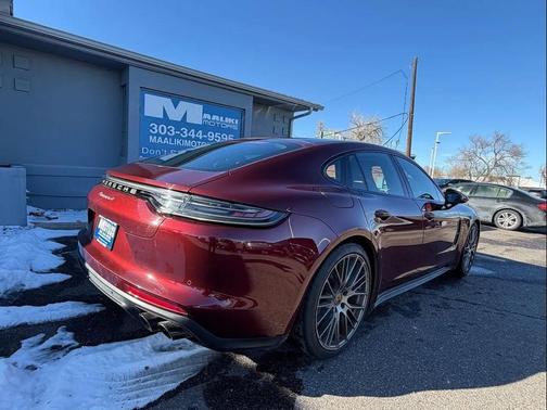 2022 Porsche Panamera 4 Platinum Edition