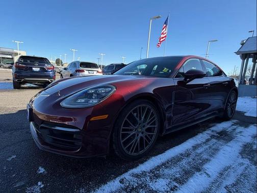 2022 Porsche Panamera 4 Platinum Edition