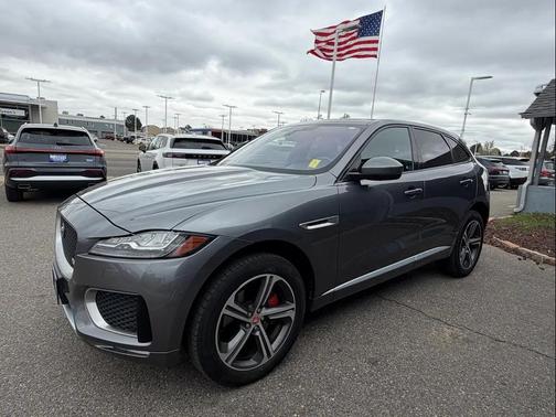 2019 Jaguar F-PACE S