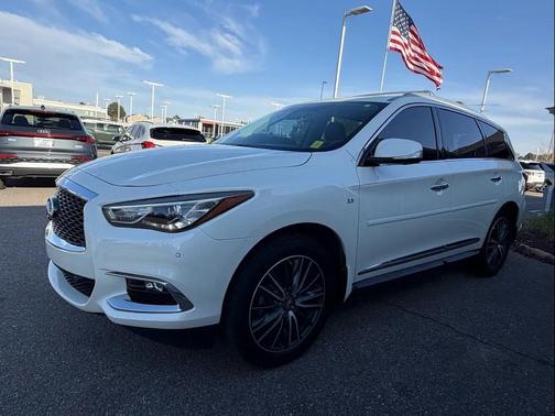 Majestic White 2019 INFINITI QX60 Luxe