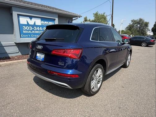 Navarra Blue Metallic 2018 Audi Q5 2.0T Premium Plus