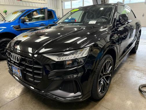Mythos Black Metallic 2023 Audi Q8 55 Prestige