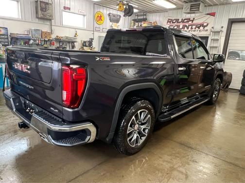 2022 GMC Sierra 1500 SLT