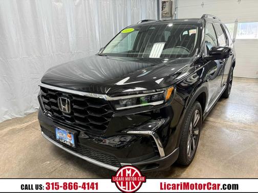 2023 Honda Pilot Touring 8-Passenger