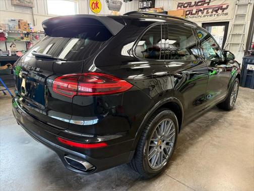 2018 Porsche Cayenne Platinum Edition