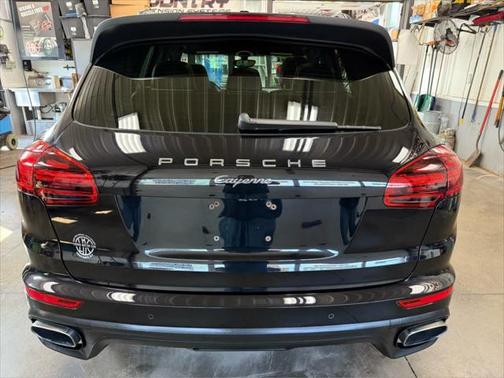 2018 Porsche Cayenne Platinum Edition