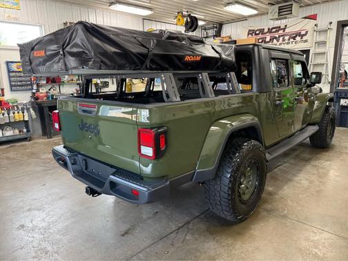 2022 Jeep Gladiator Sport S