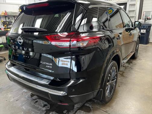 2024 Nissan Rogue Platinum