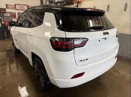 Bright White Clearcoat 2022 Jeep Compass High Altitude