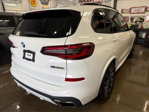 2023 BMW X5 M50i