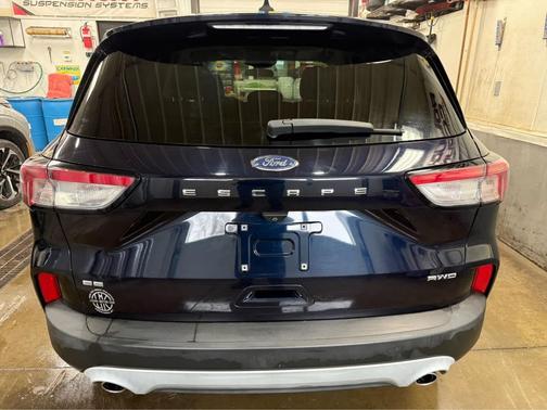 Antimatter Blue Metallic 2021 Ford Escape SE