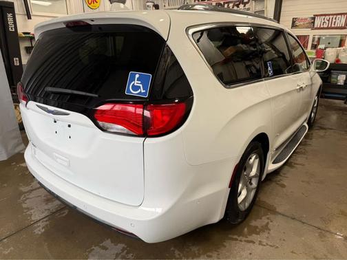 2019 Chrysler Pacifica Touring-L Plus