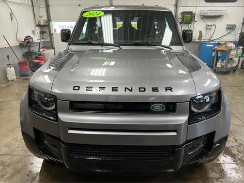 2024 Land Rover Defender 90 P400 X-Dynamic SE