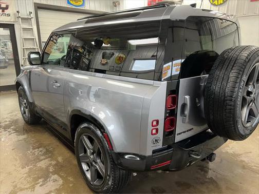 2024 Land Rover Defender 90 P400 X-Dynamic SE