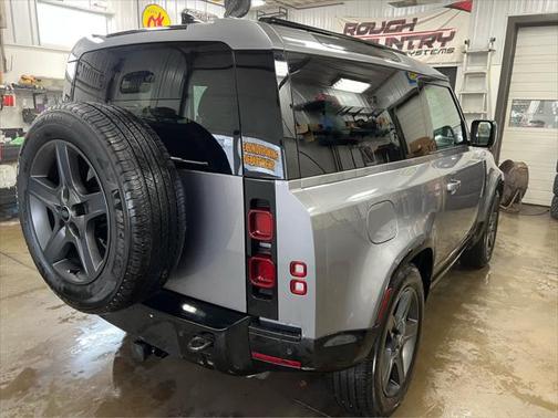 2024 Land Rover Defender 90 P400 X-Dynamic SE