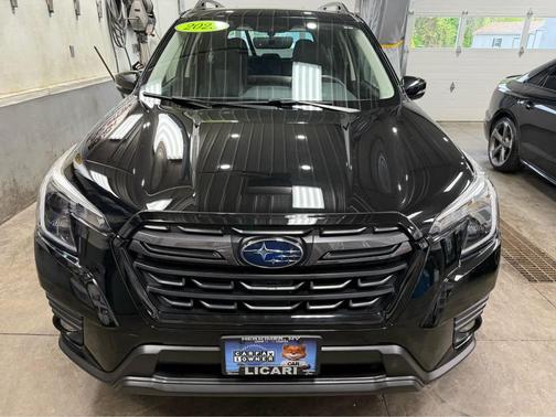 Crystal Black Silica 2023 Subaru Forester Limited