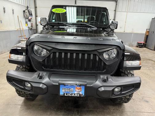 2022 Jeep Gladiator Sport