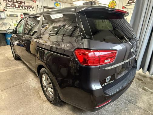 2021 Kia Sedona LX