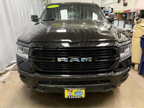 Diamond Black Crystal Pearlcoat 2021 RAM 1500 Laramie