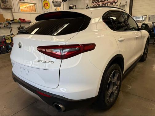 2018 Alfa Romeo Stelvio Sport