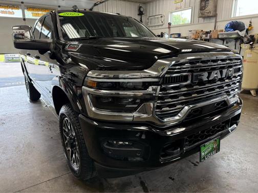 2025 RAM 2500 Limited Crew Cab 4x4 6'4' Box