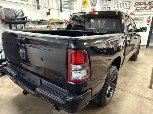 Diamond Black Crystal Pearlcoat 2023 RAM 1500 Big Horn/Lone Star