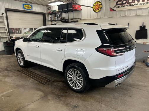 2024 GMC Acadia Denali