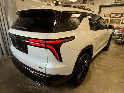 2024 Chevrolet Traverse RS