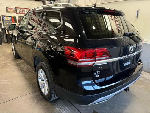 Deep Black Pearl 2019 Volkswagen Atlas 3.6L SE