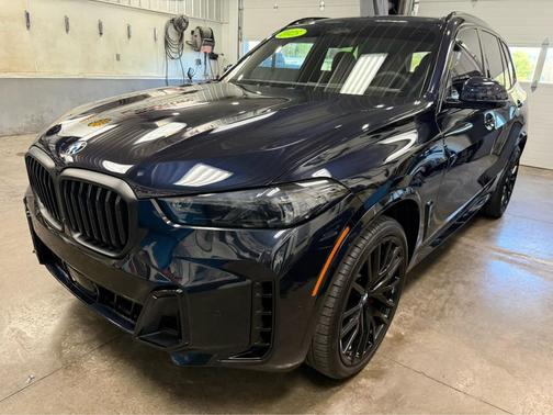 BLACK 2025 BMW X5 xDrive40i