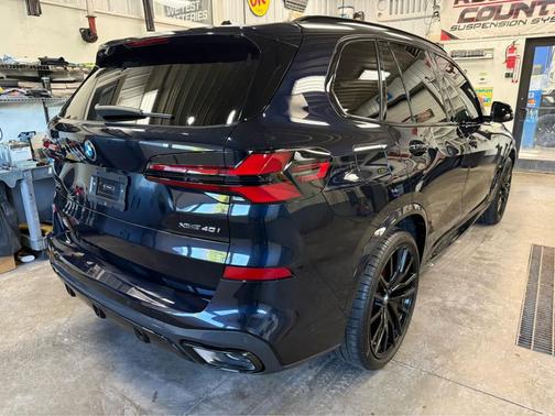 BLACK 2025 BMW X5 xDrive40i
