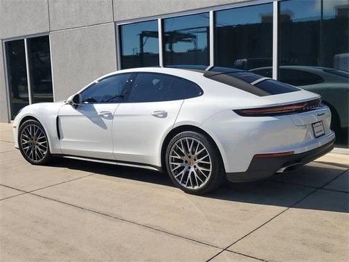 2025 Porsche Panamera 