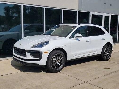 Carrara White Metallic 2026 Porsche Macan