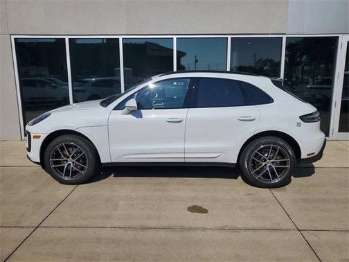 Carrara White Metallic 2026 Porsche Macan