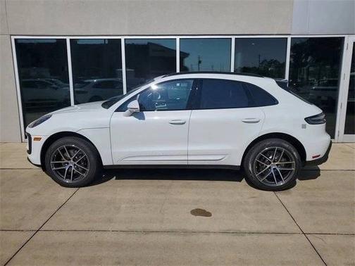 Carrara White Metallic 2026 Porsche Macan