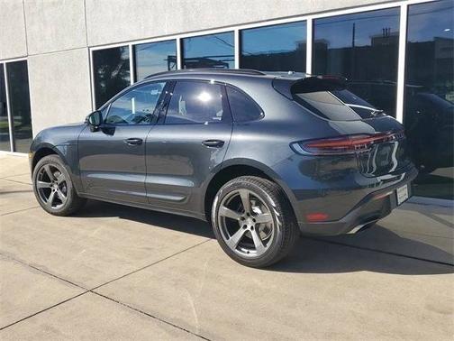 Volcano Grey Metallic 2026 Porsche Macan