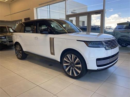 2025 Land Rover Range Rover P615 SV