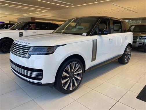 2025 Land Rover Range Rover P615 SV