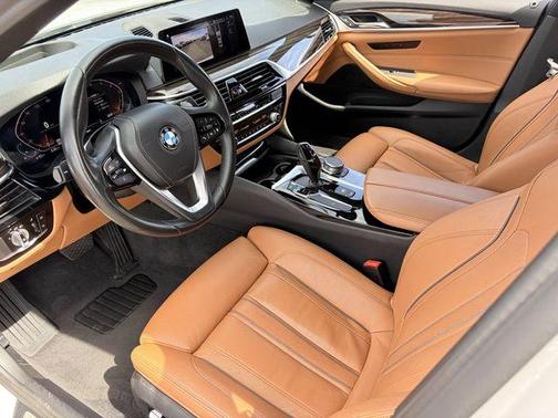 Mineral White Metallic 2020 BMW 530 i