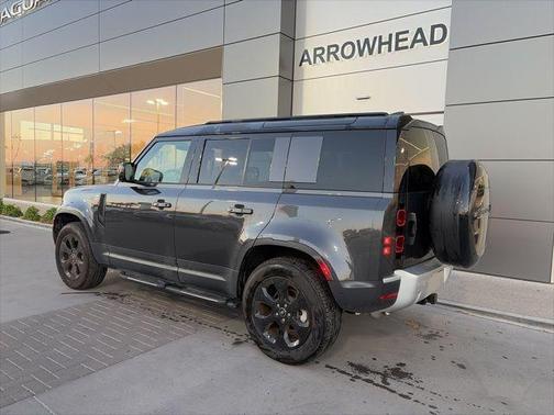 2025 Land Rover Defender P300