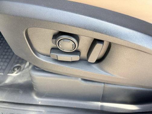 2025 Land Rover Defender P300